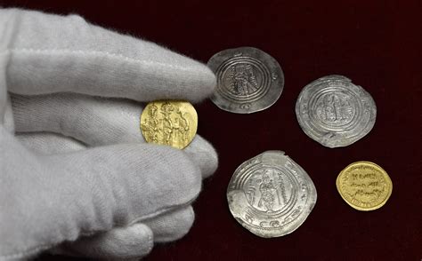 dating arabic coins